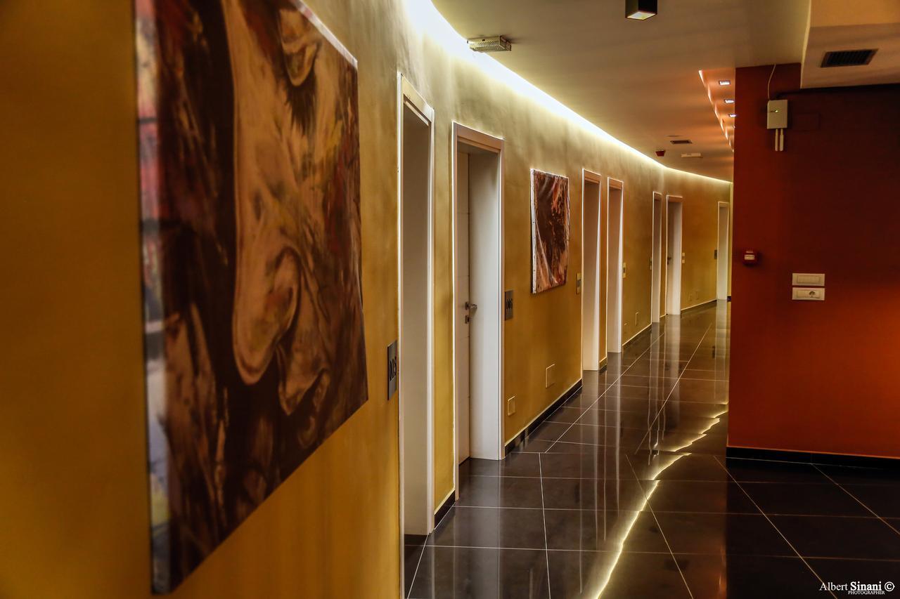 Arc Tirana Готель Yzberish